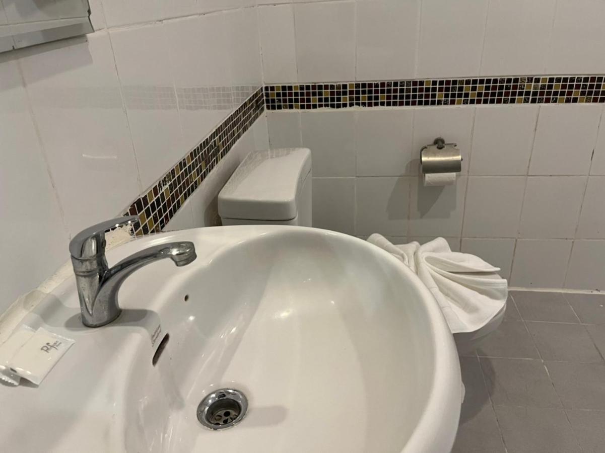 Cozy Rooms Asoke 방콕 외부 사진
